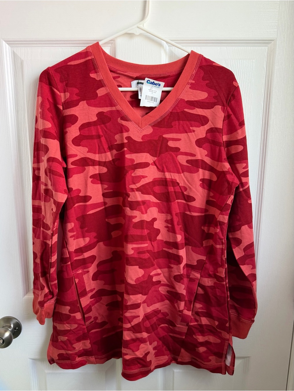 D & co. Red Camouflage V-Neck Long Sleeve pullover sweater